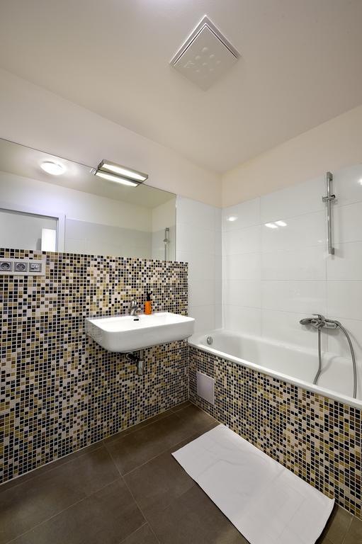 Ambiente Serviced Apartments - Dunajska Братислава Экстерьер фото