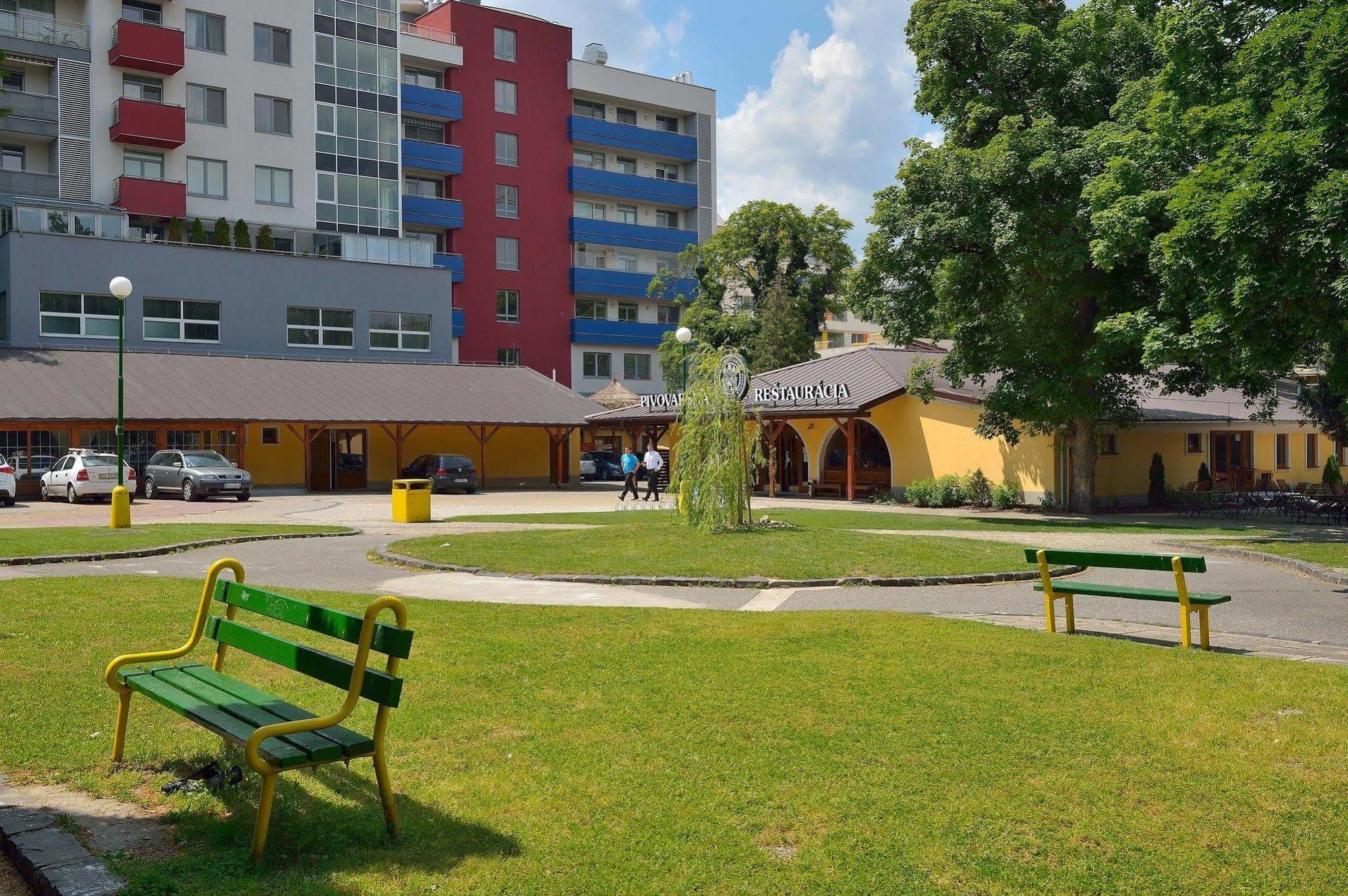 Ambiente Serviced Apartments - Dunajska Братислава Экстерьер фото